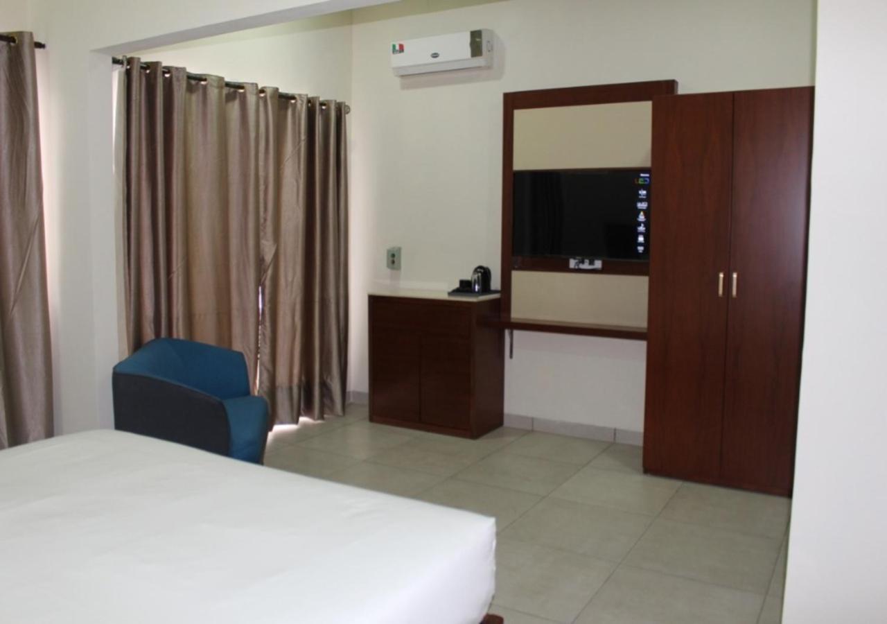 Ixoras Hotel Kinshasa Kültér fotó