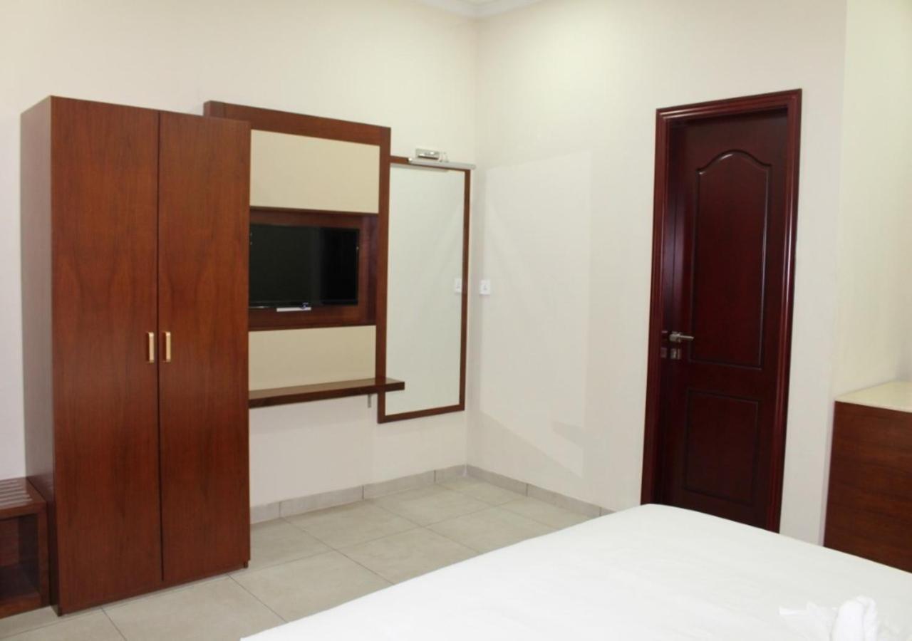 Ixoras Hotel Kinshasa Kültér fotó
