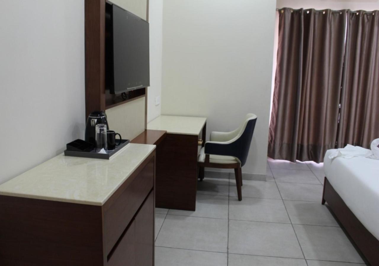 Ixoras Hotel Kinshasa Kültér fotó