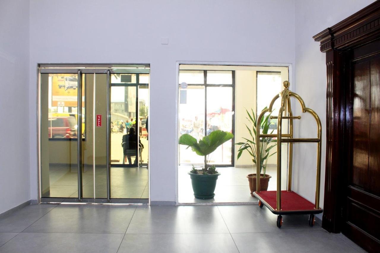 Ixoras Hotel Kinshasa Kültér fotó