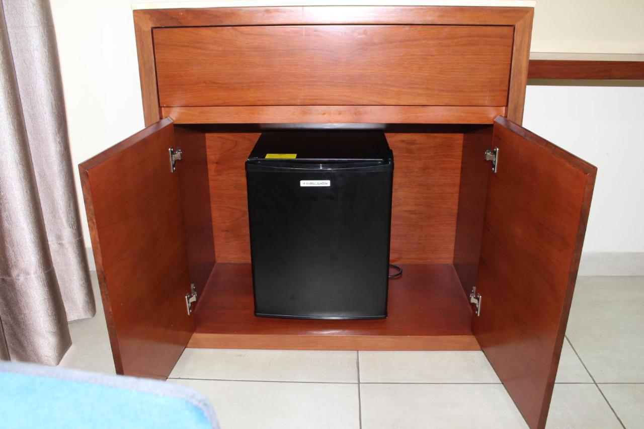 Ixoras Hotel Kinshasa Kültér fotó