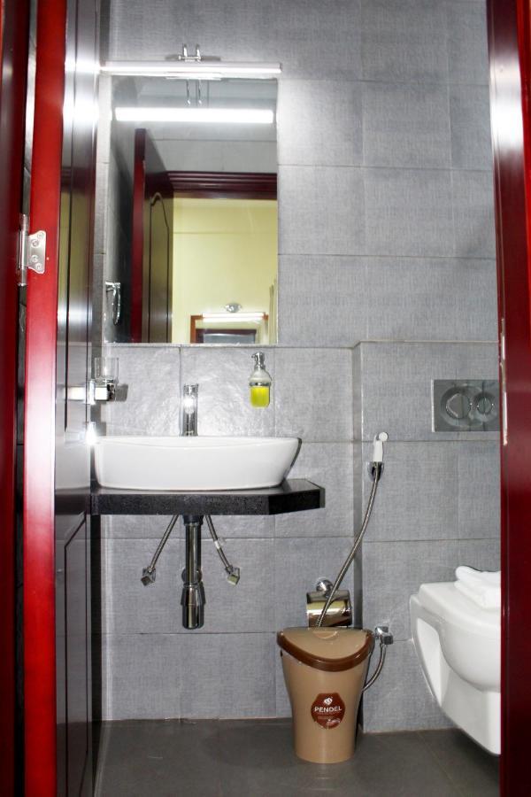 Ixoras Hotel Kinshasa Kültér fotó