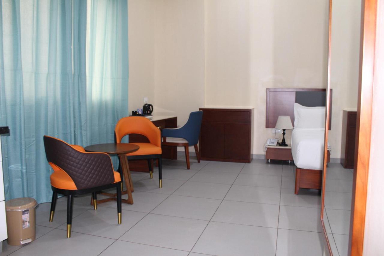 Ixoras Hotel Kinshasa Kültér fotó