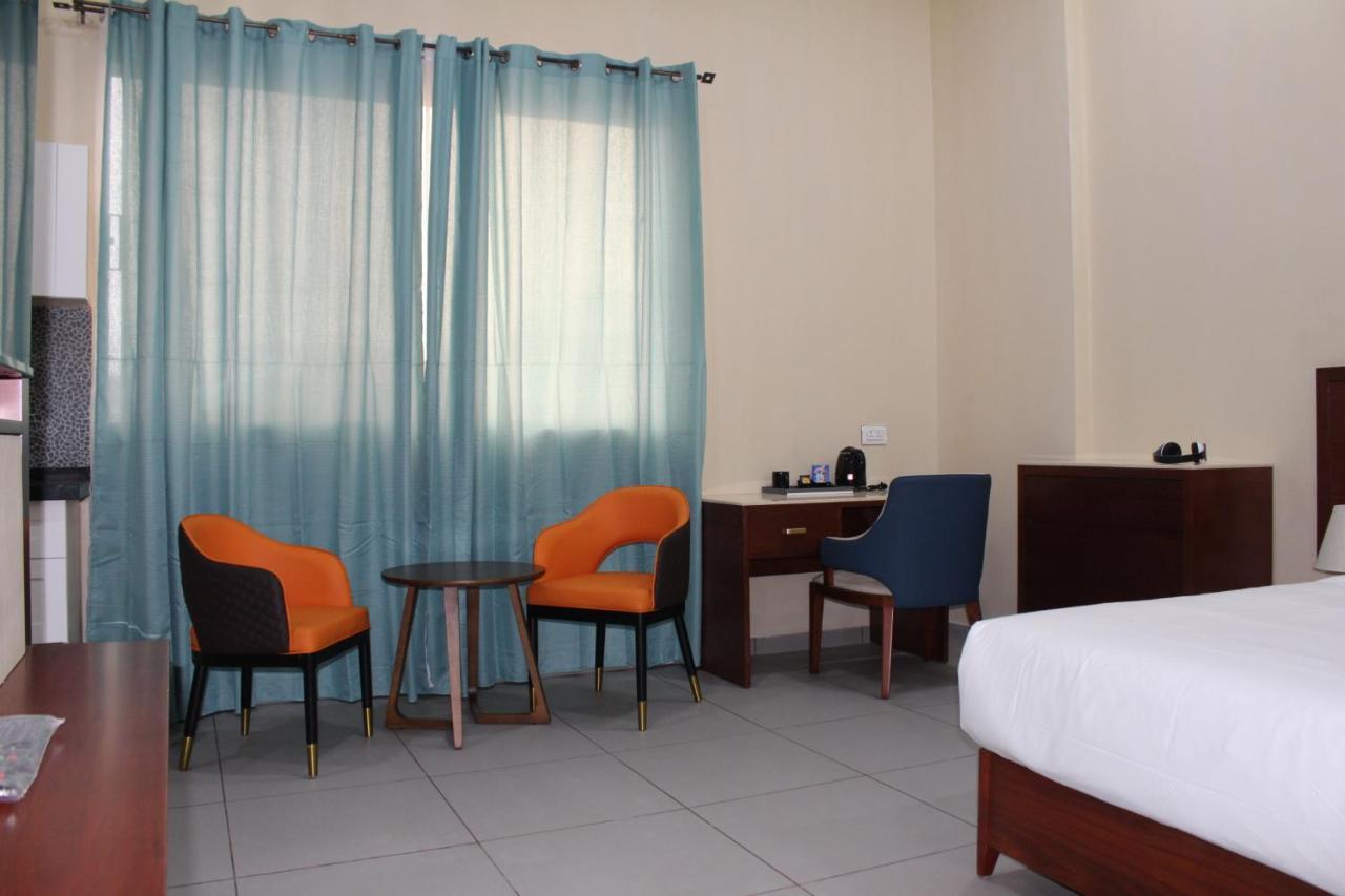 Ixoras Hotel Kinshasa Kültér fotó