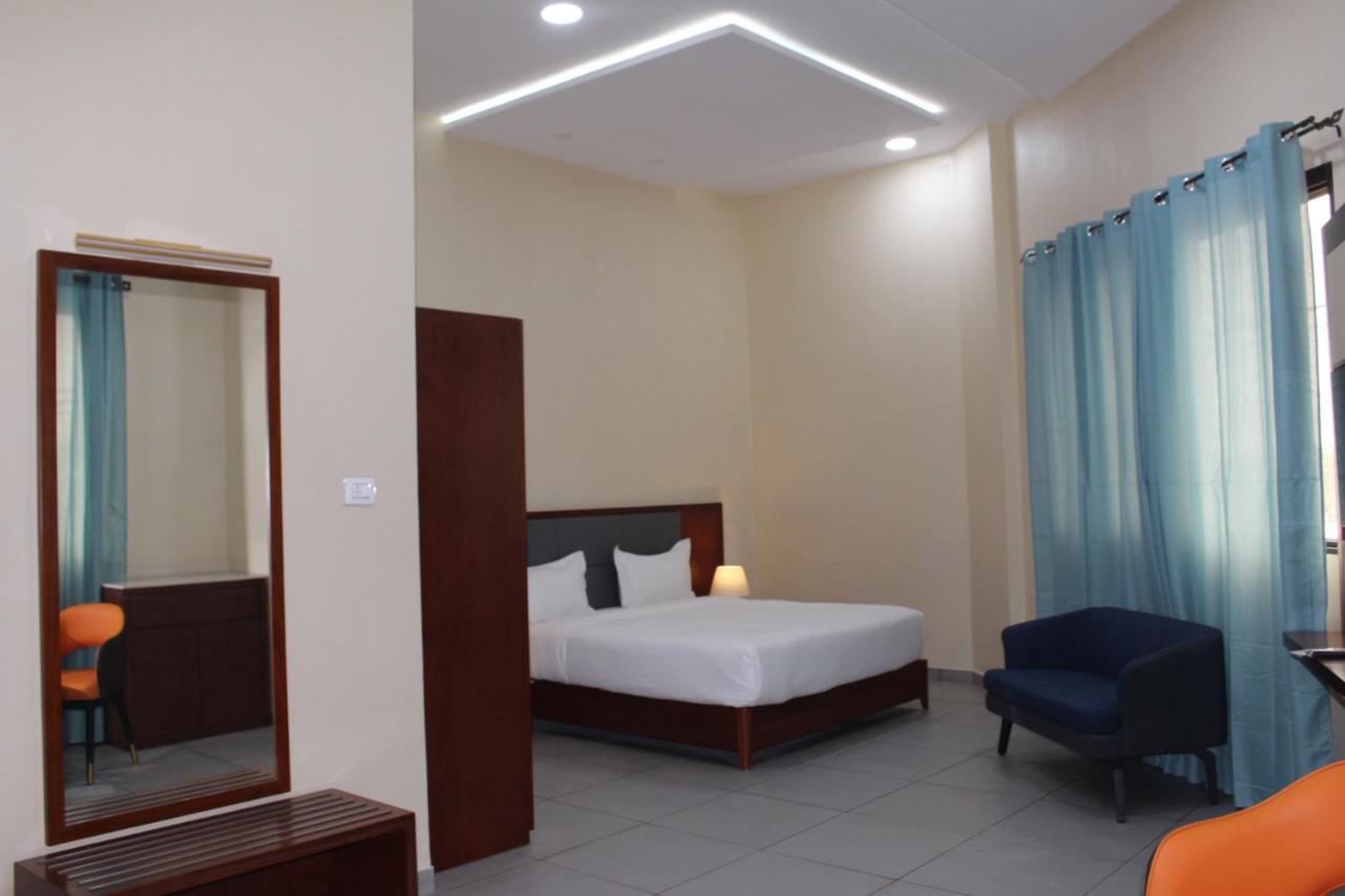 Ixoras Hotel Kinshasa Kültér fotó