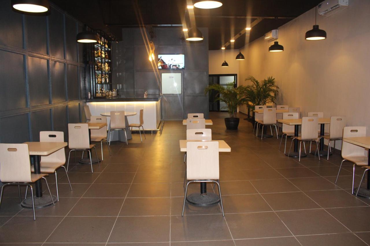 Ixoras Hotel Kinshasa Kültér fotó