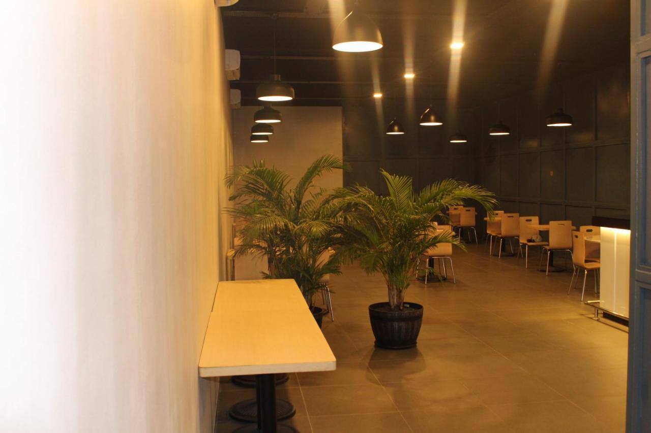 Ixoras Hotel Kinshasa Kültér fotó